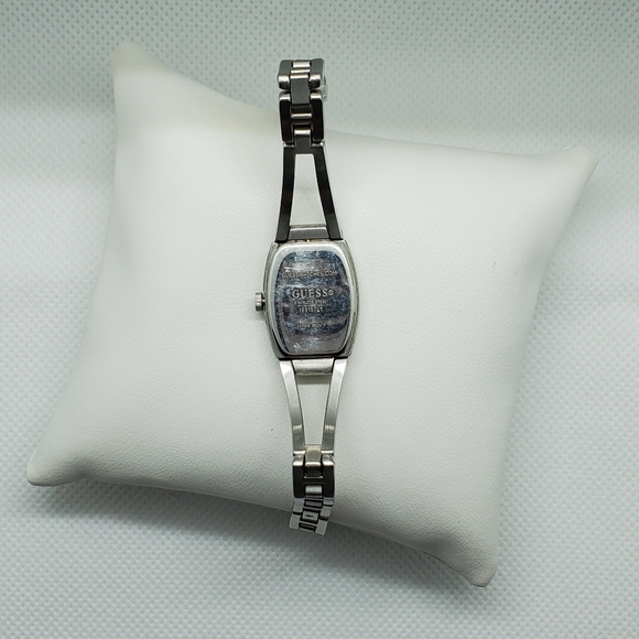 Guess Ladies Watch - Picture 10 of 14